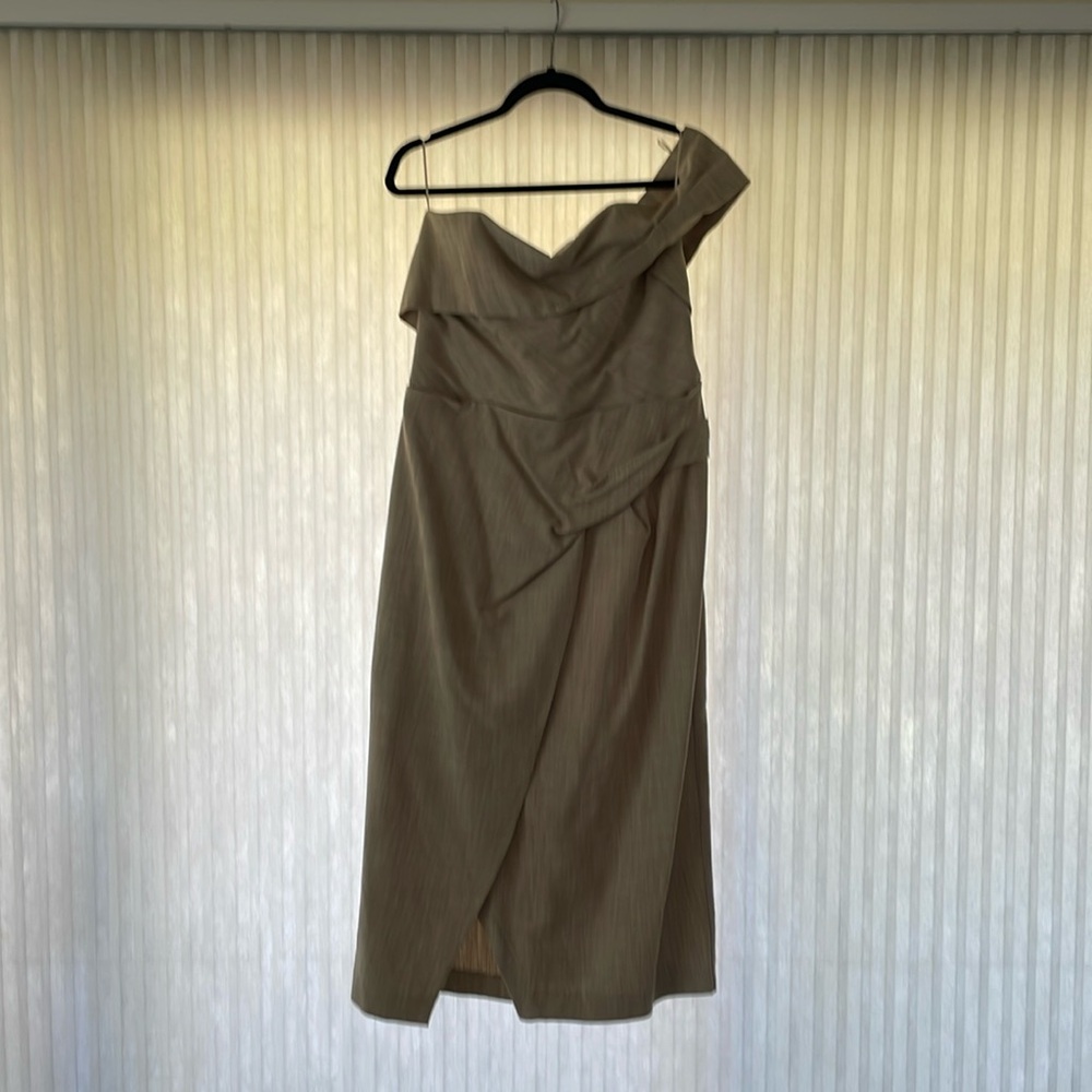 One shoulder dress